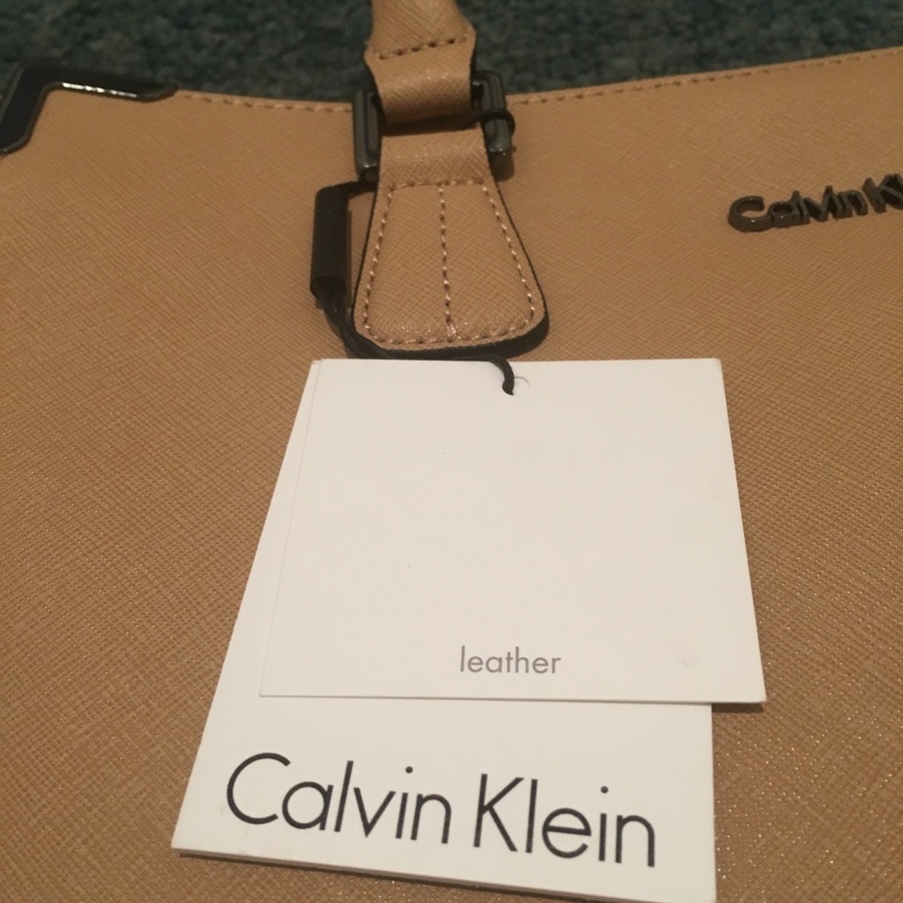 NWT‼️ Authentic Calvin Klein leather handbag - Picture 3 of 7